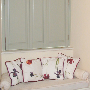 Solid plantation shutters